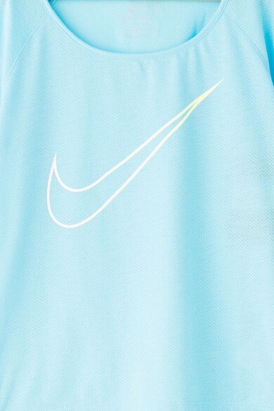 Nike Спортна тениска за бягане с асиметричен подгъв Момичета