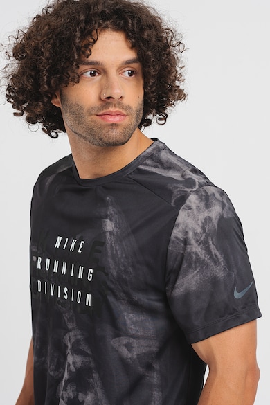 Nike Tricou cu tehnologie Dri-Fit pentru alergare Run Division Rise 365 Barbati