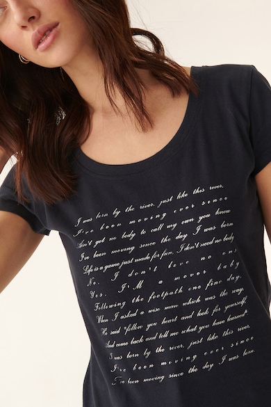 Tatuum Тениска Antonia с овално деколте и надписи Жени