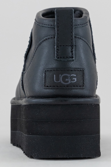 UGG Classic Ultra Mini bebújós platformcsizma női