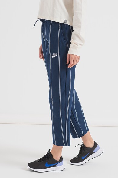 Nike Памучен панталон Sportswear над глезена с райе Жени