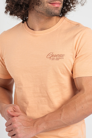 GUESS Kerek nyakú póló logós részlettel férfi