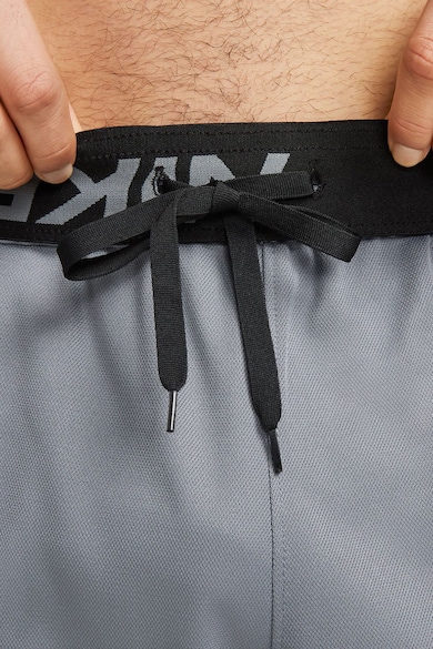 Nike Pantaloni scurti cu buzunare oblice si tehnologie Dri-FIT, pentru fitness Barbati