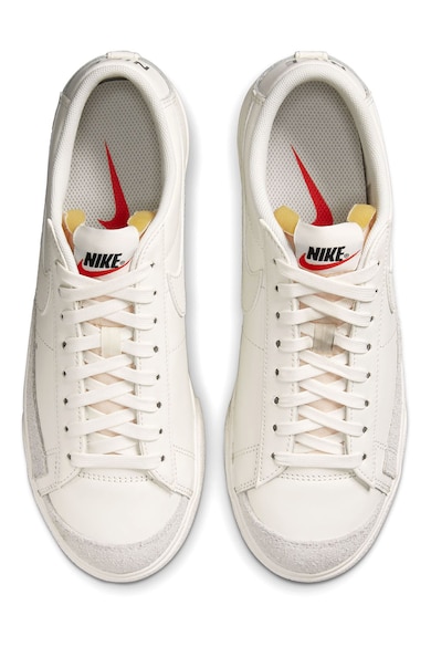 Nike Pantofi sport low-cut de piele cu garnituri de piele intoarsa Blazer Femei