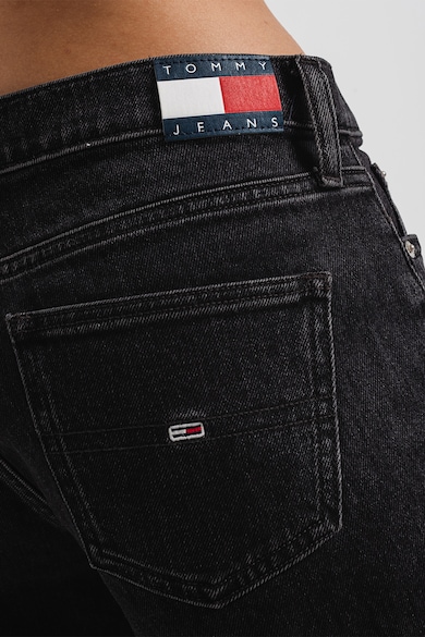 Tommy Jeans Къси дънки с незавършен подгъв Жени
