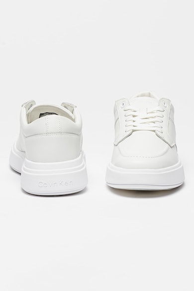 CALVIN KLEIN Bőrsneaker dombornyomott logóval férfi