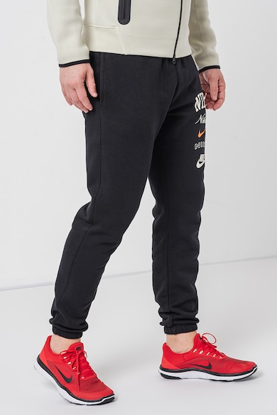 Nike Pantaloni de trening cu imprimeu logo Barbati