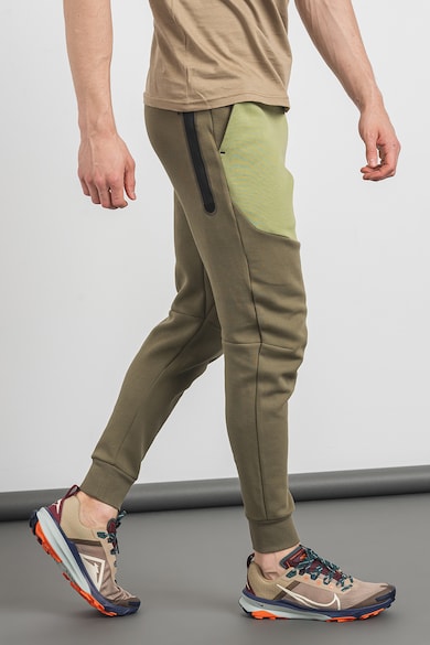 Nike Спортен панталон Tech със скосени джобове Мъже