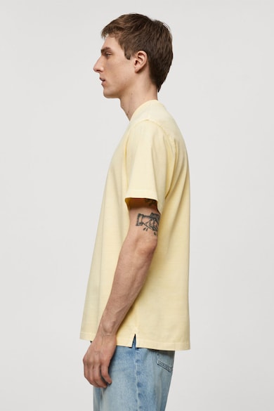 Mango Памучна тениска с овално деколте Мъже