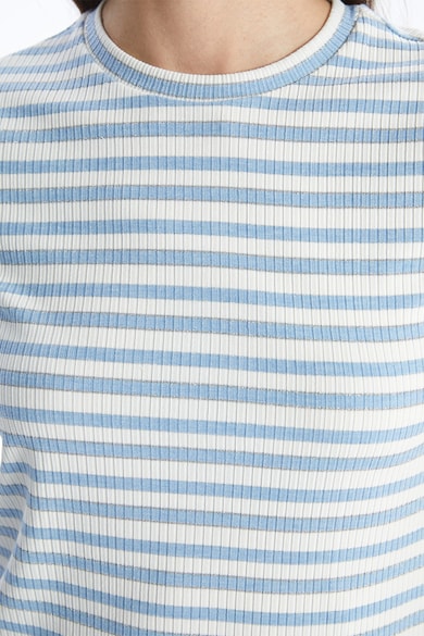 LC WAIKIKI Къса раирана тениска с вълнообразни краища Жени