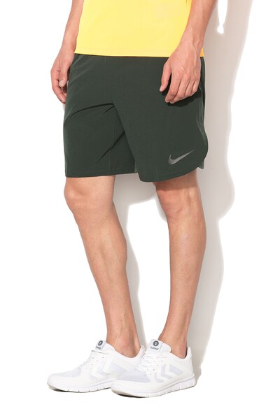 Nike Pantaloni scurti cu segmente contrastante Barbati