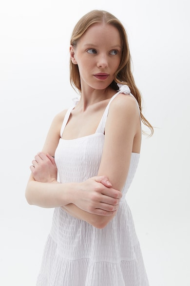 Rochie evazata cu decolteu patrat si aspect texturat - Alb