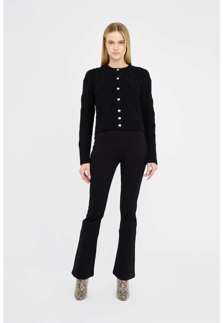 Pantaloni evazati cu detaliu cu logo metalic pe partea din spate - Negru