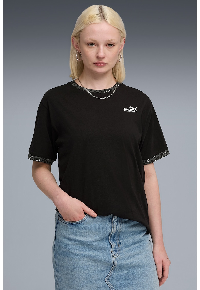 Tricou cu detalii animal print si decolteu la baza gatului