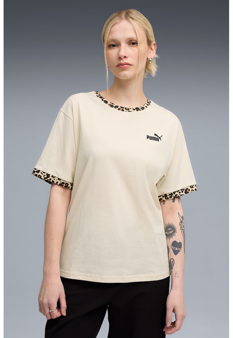 Tricou cu detalii animal print si decolteu la baza gatului