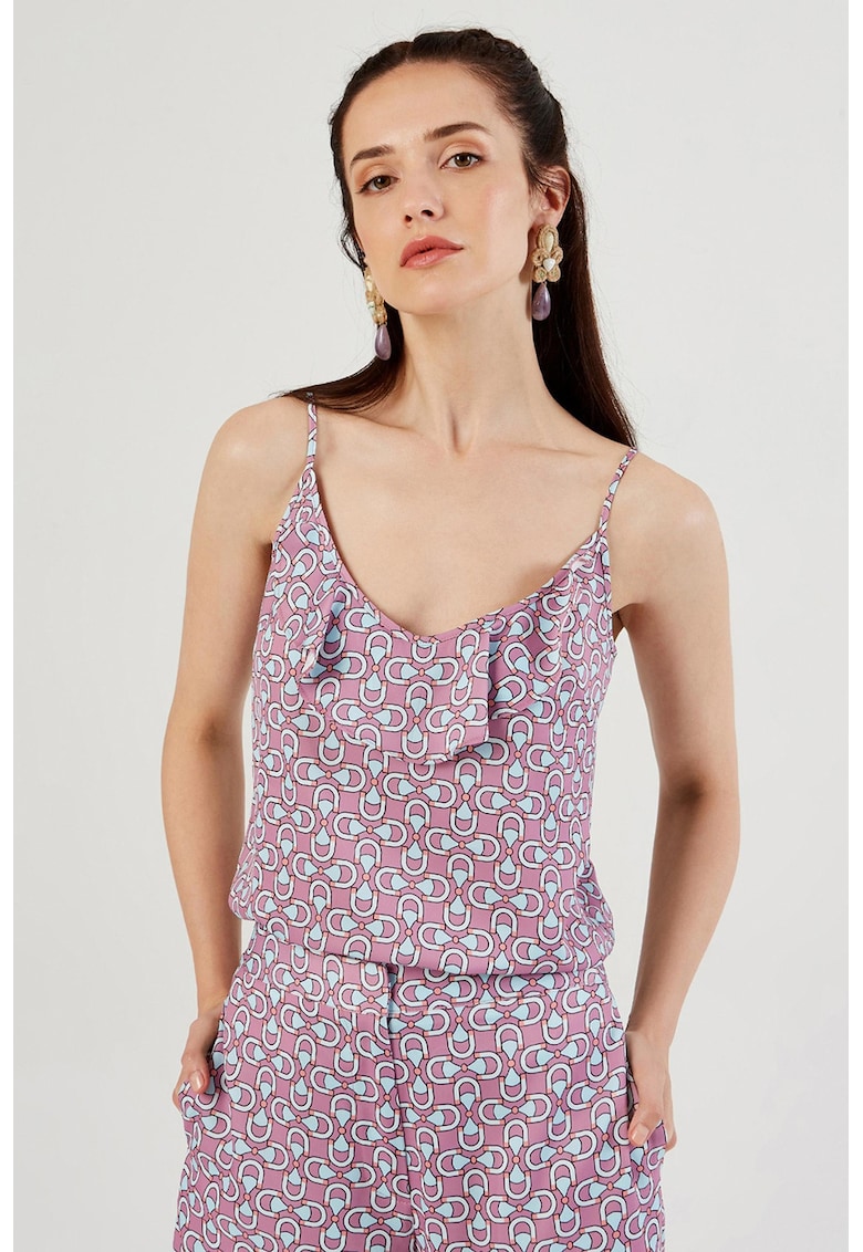 Top cu garnitura cu volan - decolteu in V si model