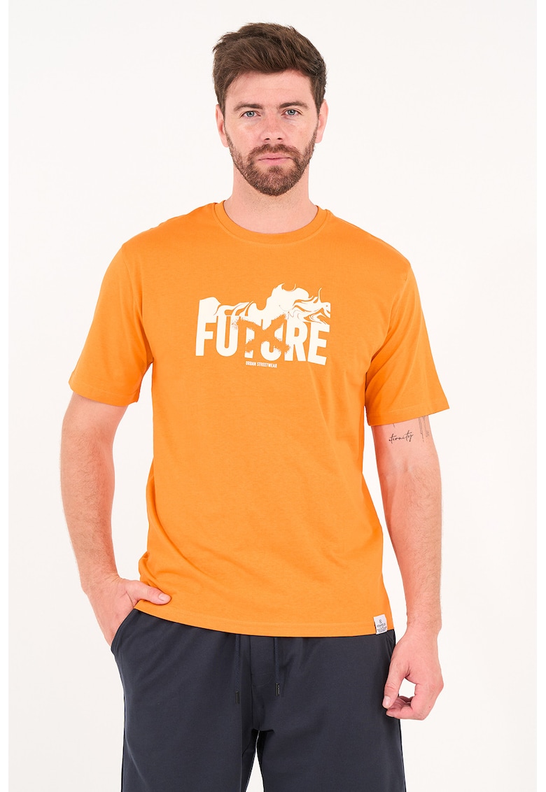 Tricou cu decolteu la baza gatului si imprimeu text