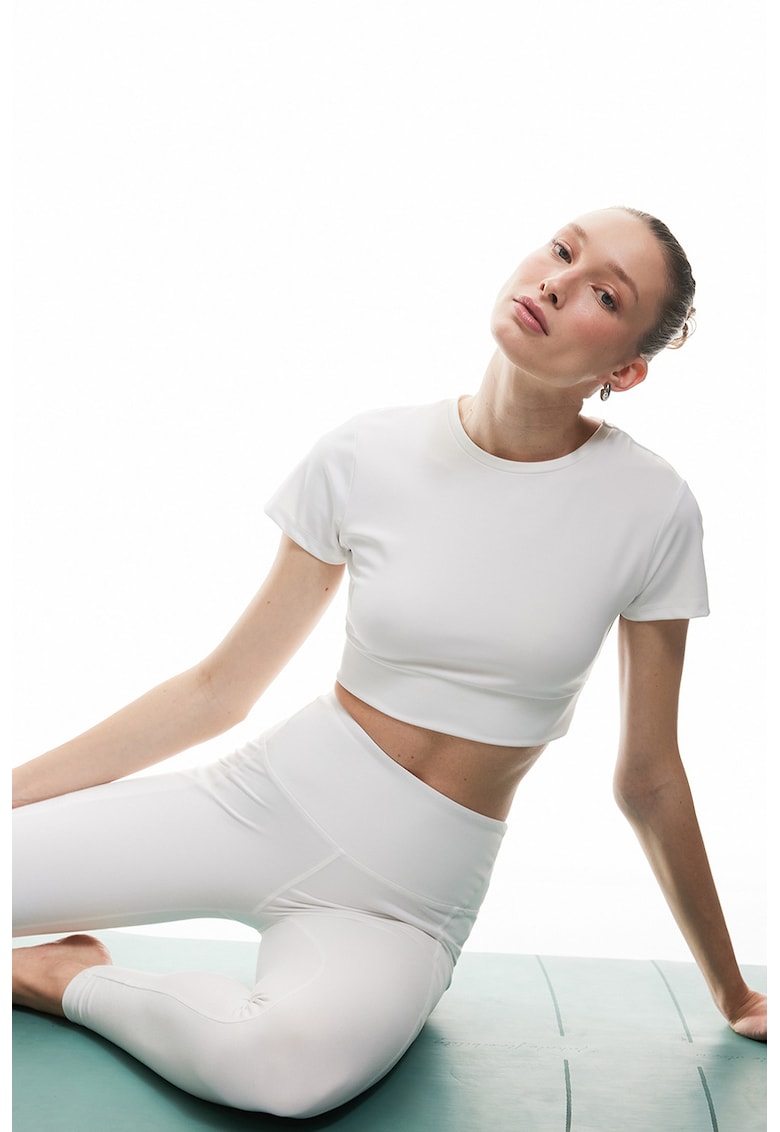 Tricou crop cu decolteu la baza gatului - Alb
