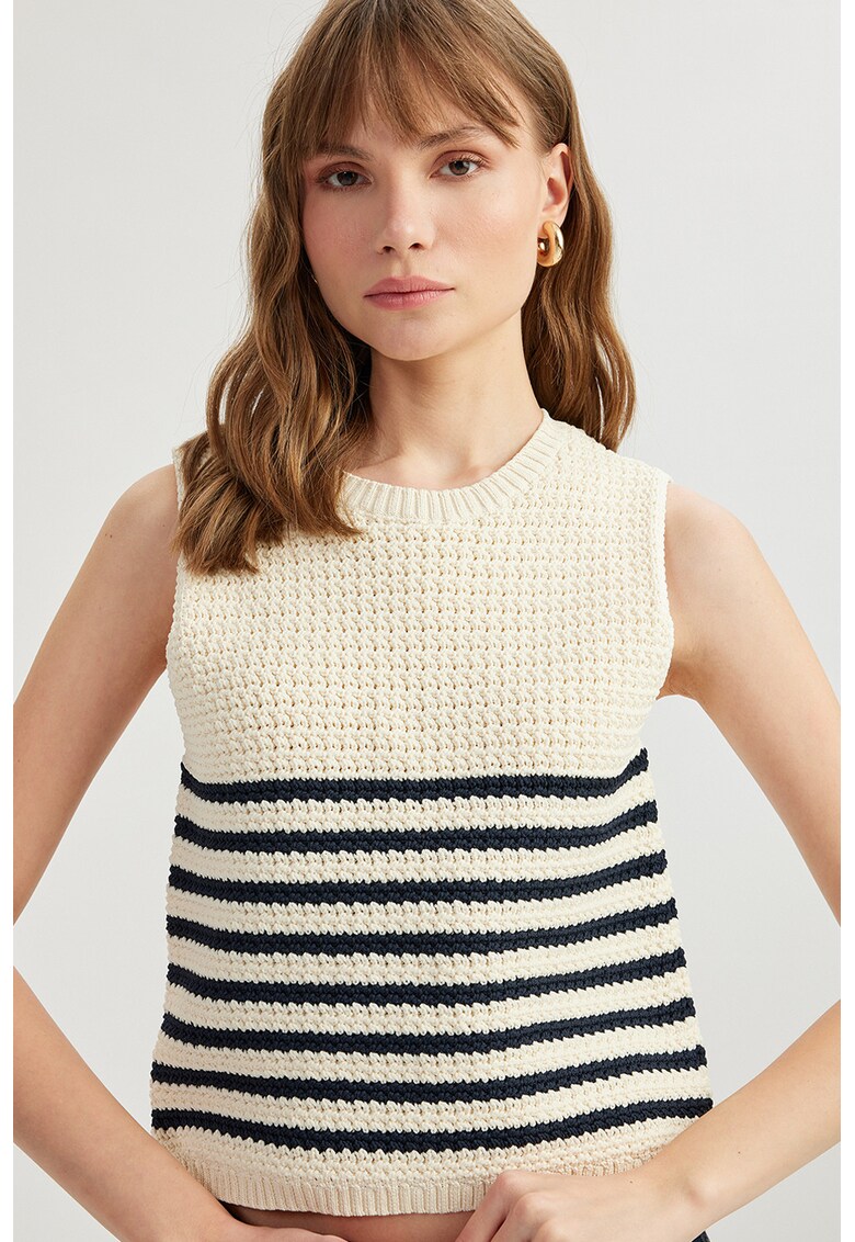 Pulover tricotat cu dungi