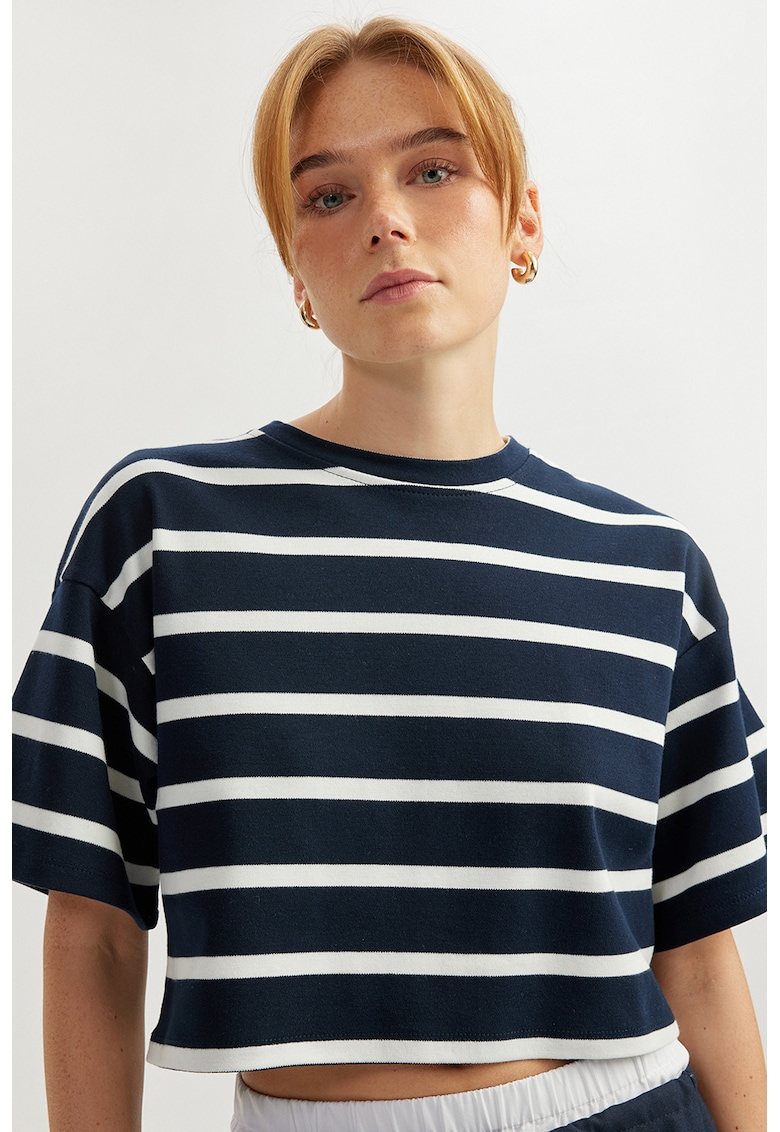 Tricou crop cu dungi