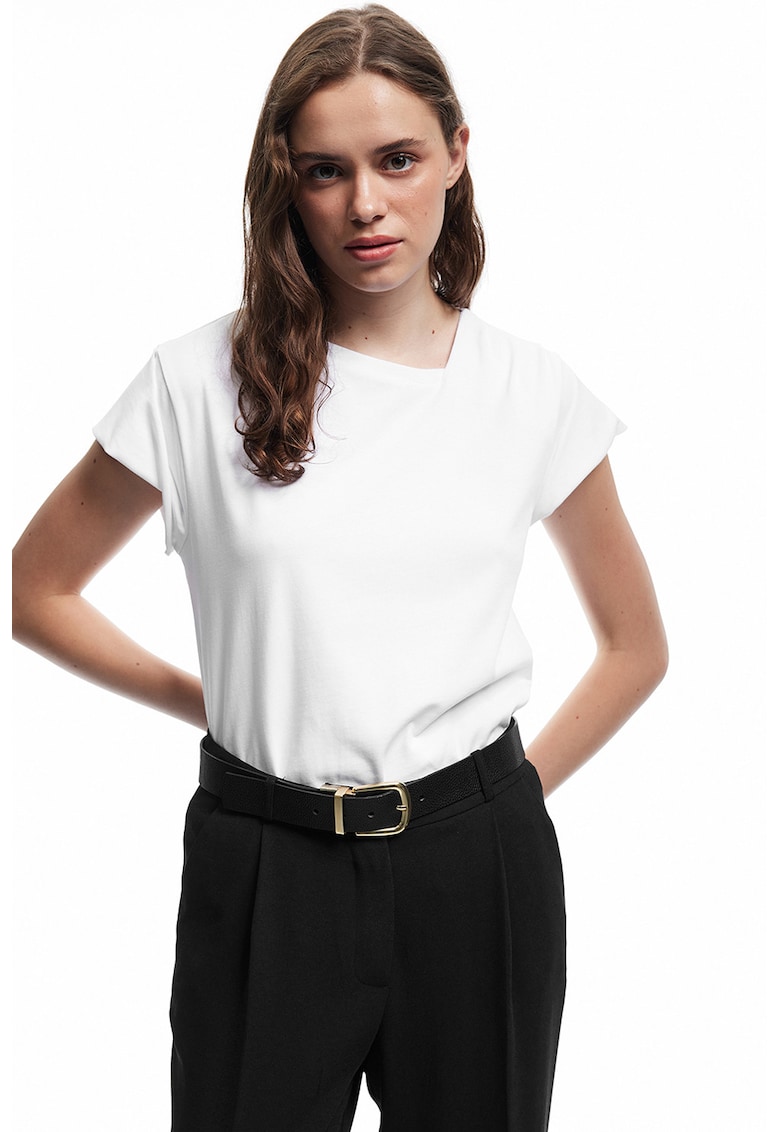 Tricou cu decolteu asimetric