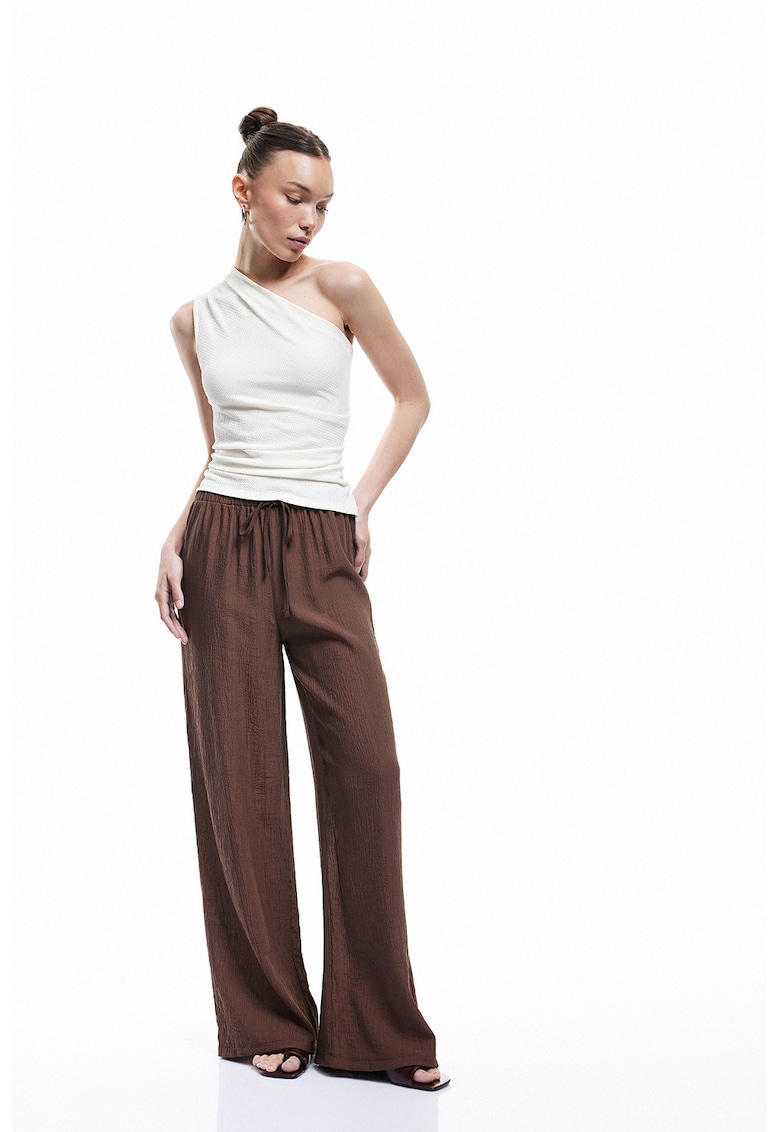 Pantaloni ampli cu snur