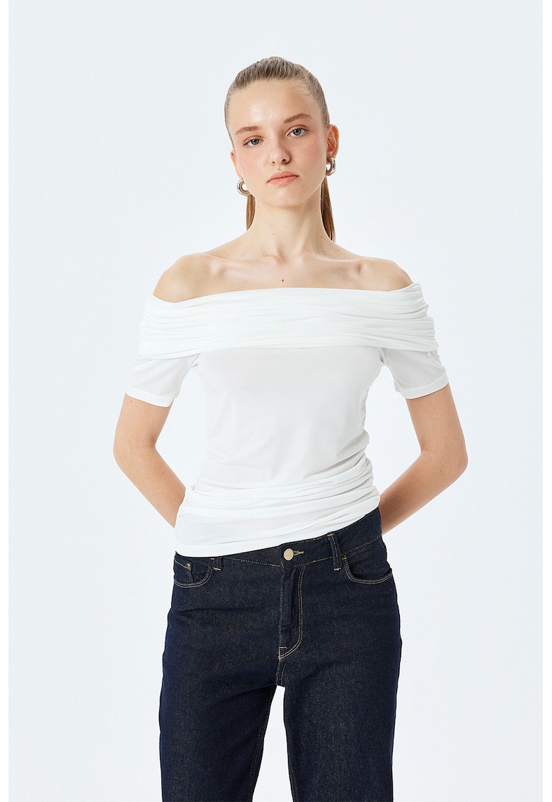 Bluza cu decolteu pe umeri si maneci scurte