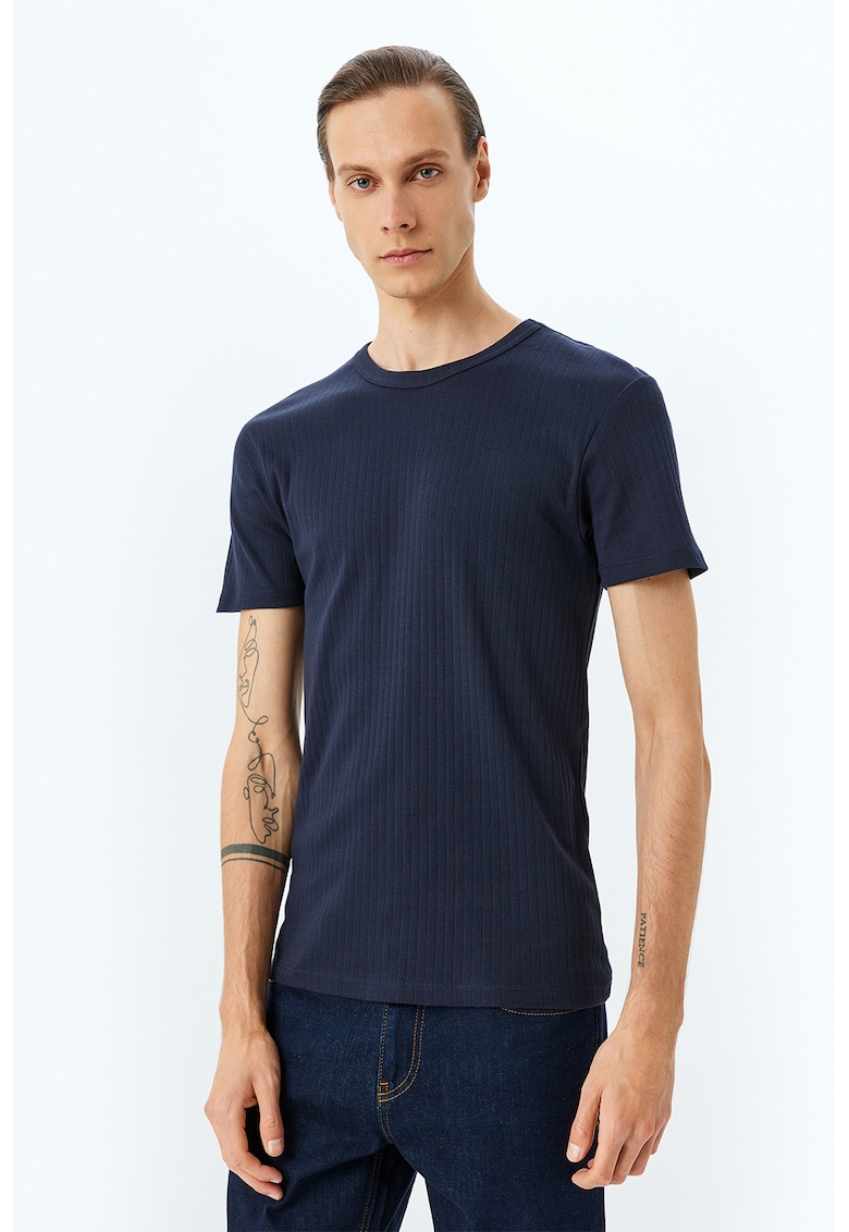 Tricou uni cu decolteu la baza gatului - Bleumarin