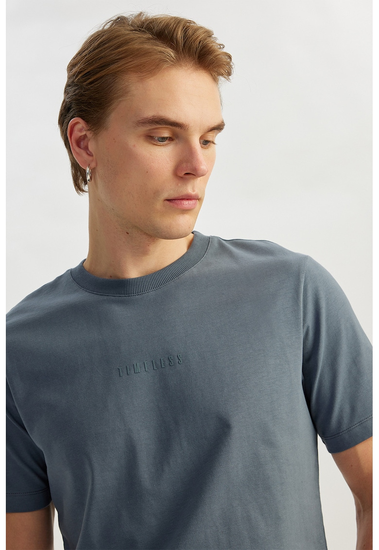 Tricou de bumbac cu text discret Tricou de bumbac cu text discret