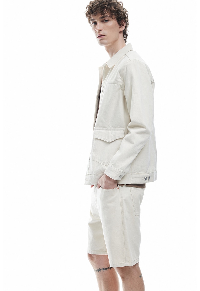 Blugi scurti cu croiala dreapta