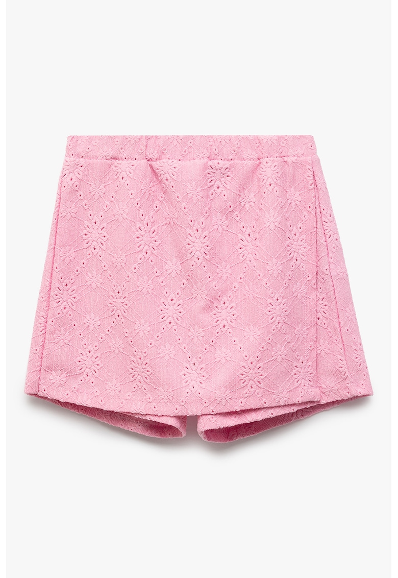 Fusta cu design perforat