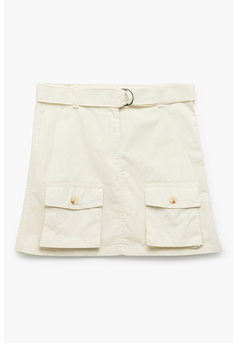 Fusta cargo cu o curea