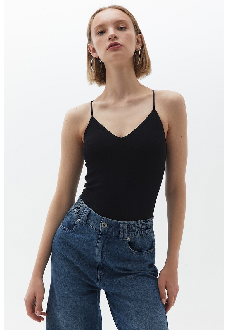 Body uni cu decolteu in V