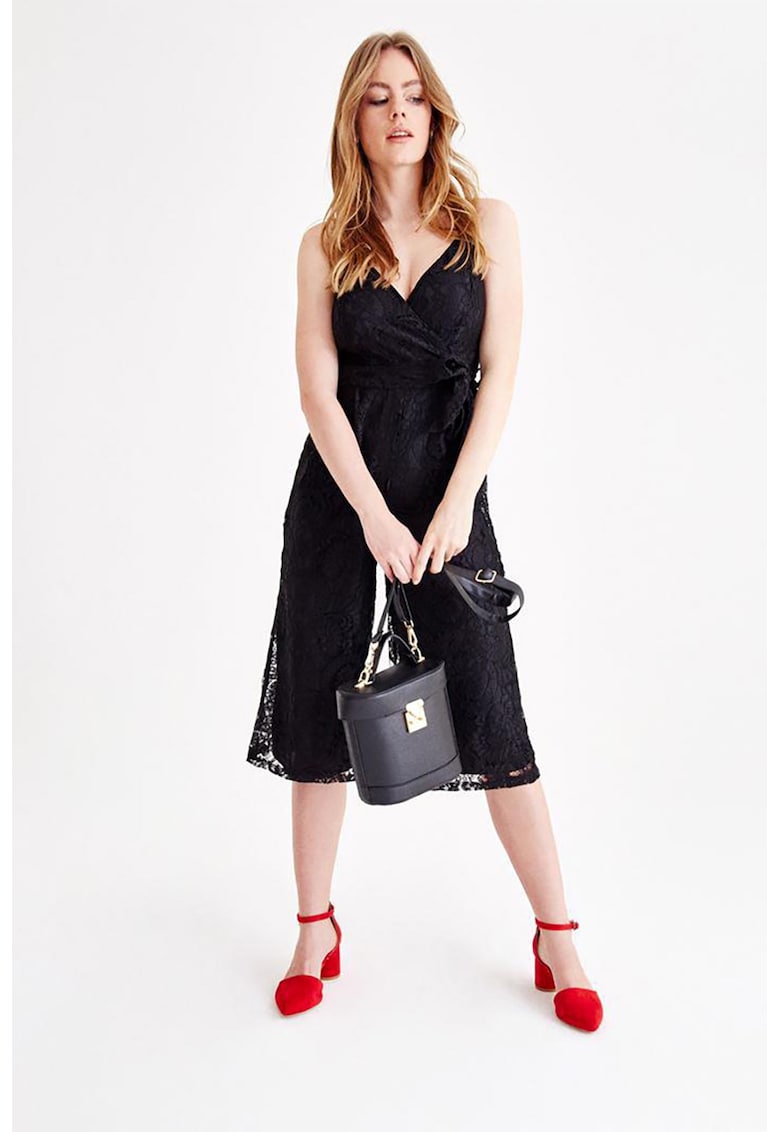 Salopeta cu decolteu in V si maneci trei sferturi