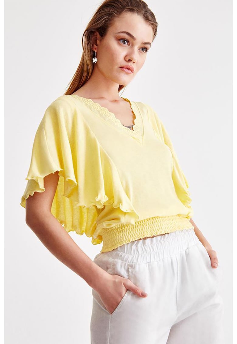 Bluza cu decolteu in V si broderie