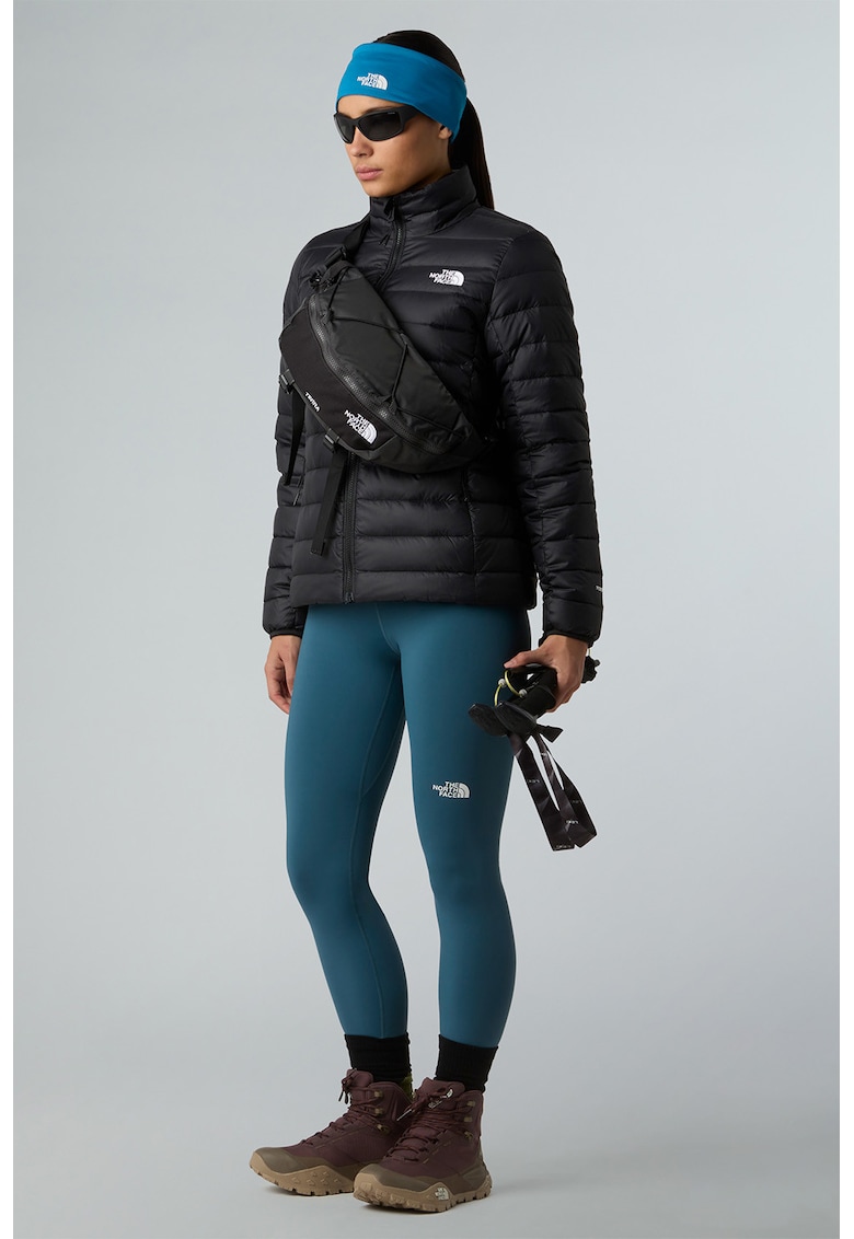 Jacheta cu finisaj rezistent la apa si umplutura de puf