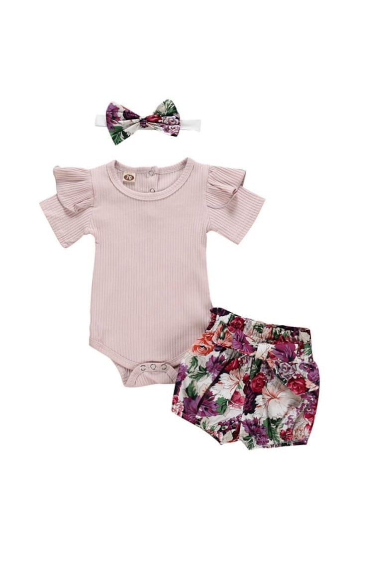 Compleu Model AL 12731 pentru bebelusi cu body si pantaloni scurti