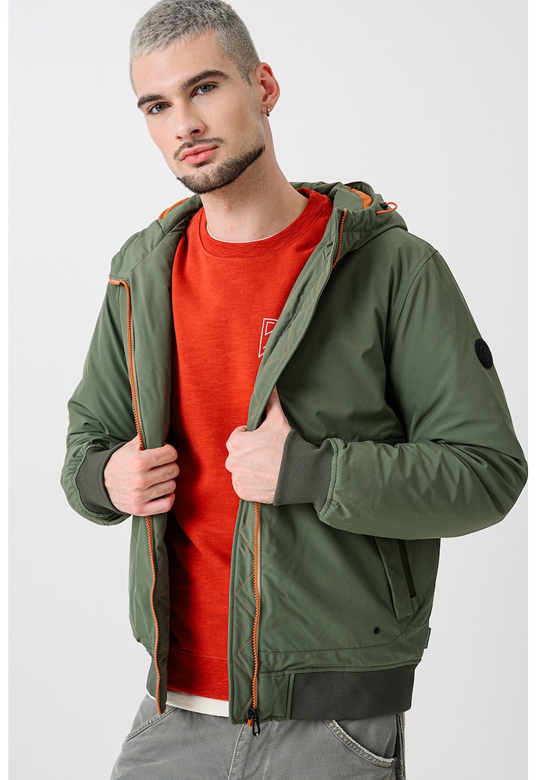 Jacheta usoara cu gluga si vatelina