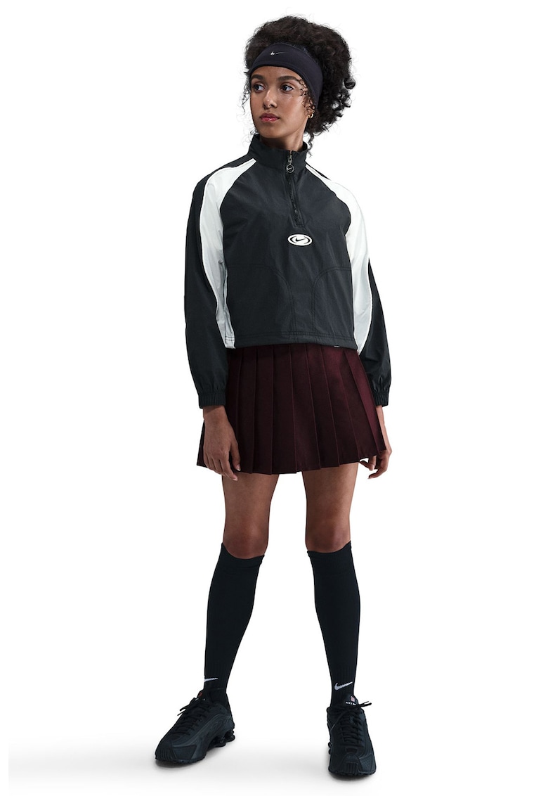 Jacheta cu maneci raglan si fermoar scurt