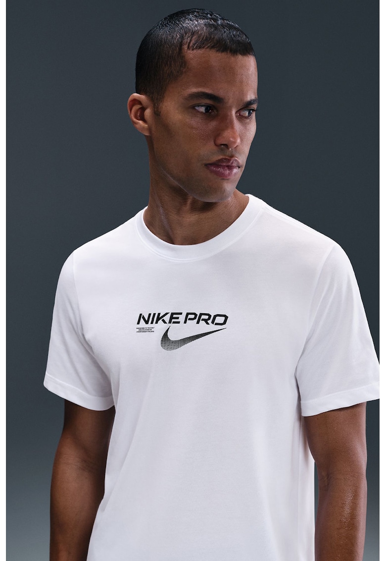 Tricou cu tehnologie Dri-FIT pentru antrenament Tricou cu tehnologie Dri-FIT pentru antrenament