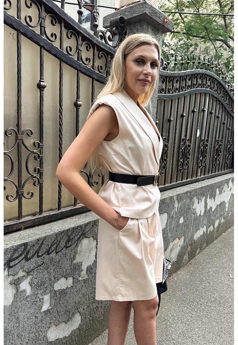 Pantaloni scurti cu detalii plisate