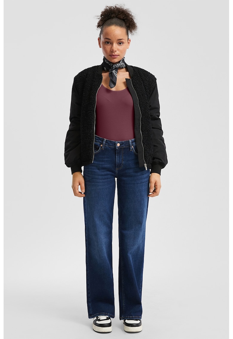 Top slim fit cu decolteu amplu