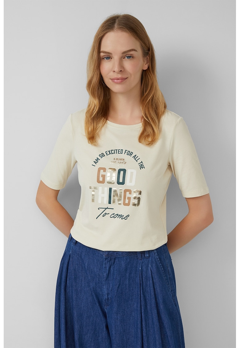 Tricou cu decolteu la baza gatului si design grafic Tricou cu decolteu la baza gatului si design grafic