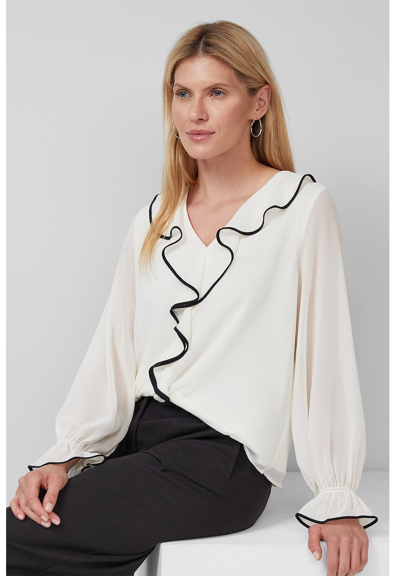 Bluza cu decolteu in V si volane