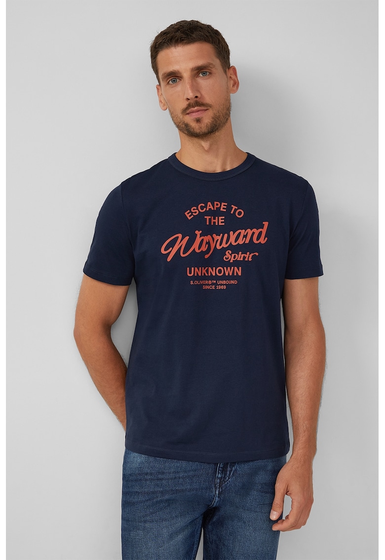 Tricou cu logo si decolteu la baza gatului