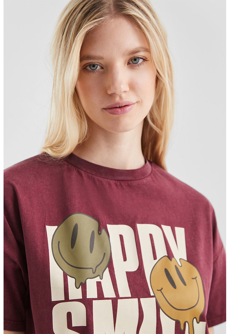 Tricou cu decolteu la baza gatului si imprimeu grafic - Rosu inchis/Crem