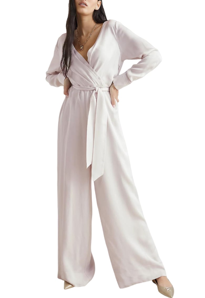 Salopeta cu croiala ampla si decolteu petrecut -