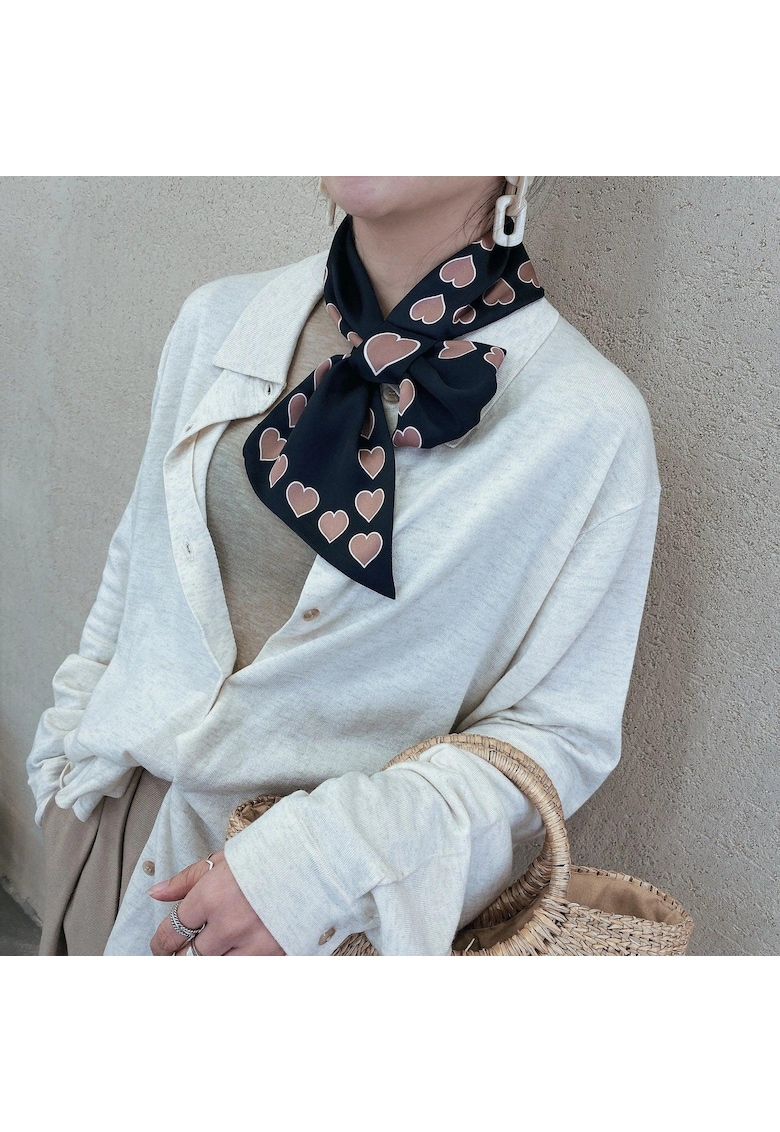 Esarfa neagra - cu imprimeu inimioare - Sanah C1