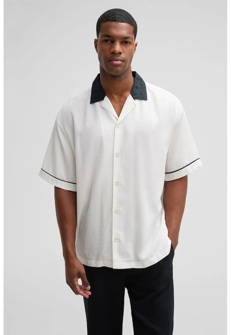 Camasa cu maneca scurta si imprimeu la spate Camasa cu maneca scurta si imprimeu la spate