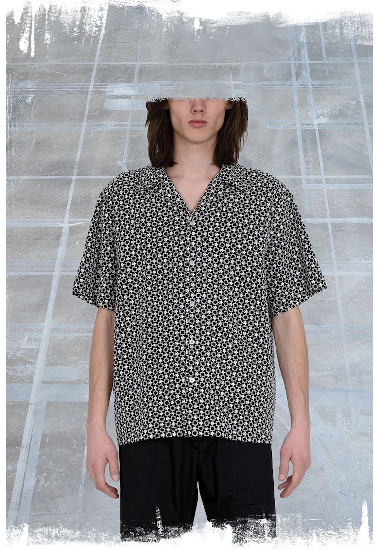 Cămașă cu cut drept și imprimeu floral brodat Cămașă cu cut drept și imprimeu floral brodat